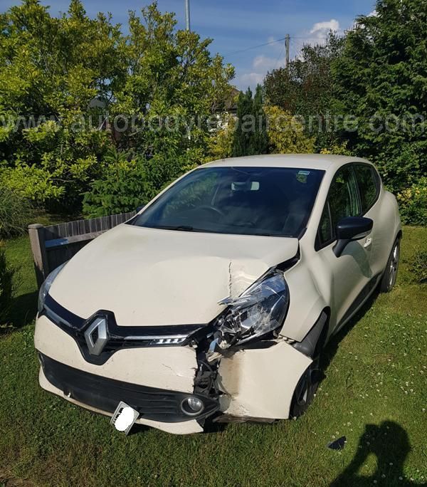 Damager Renault Clio